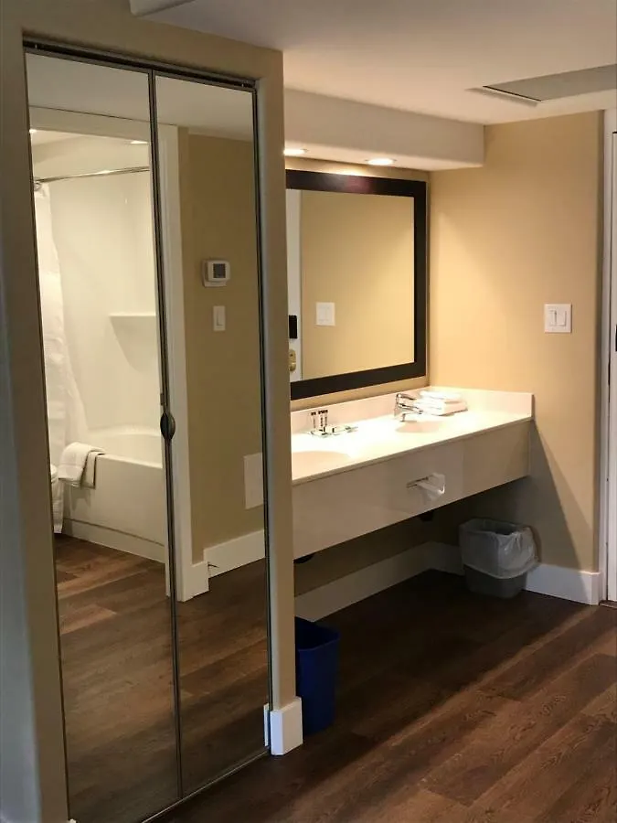 Chateau Louis Hotel & Conference Centre Edmonton 3*,  Canada